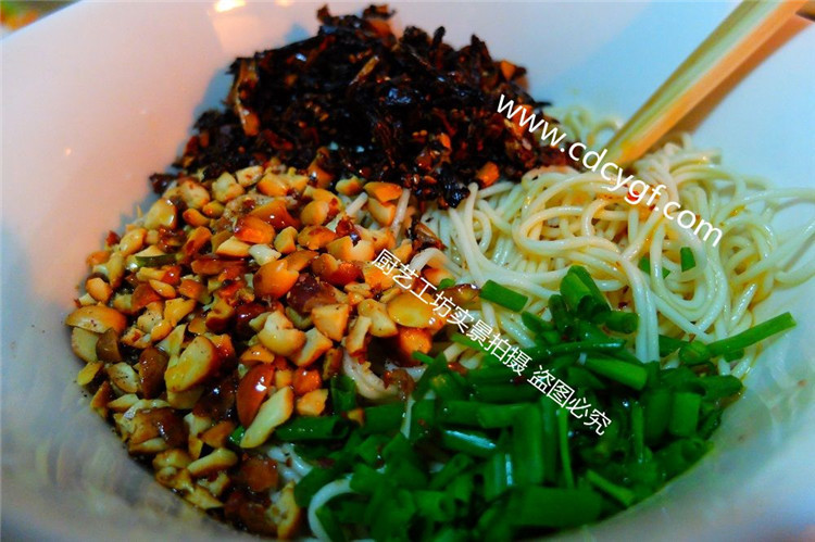 賣宜賓燃面賺錢嗎？賣宜賓燃面一個(gè)月能賺多少錢？